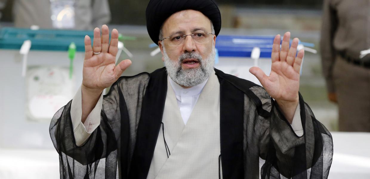 Ιράν: Ο πρόεδρος Ραϊσί κατηγορεί τον Μπάιντεν ότι υποκινεί «το χάος και τον τρόμο»