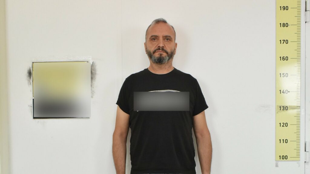 Ο Μίχος με πήγαινε στον οίκο ανοχής, έβλεπα και 5 άντρες