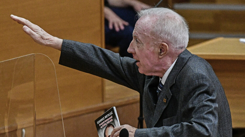 Η εγγονή του Μεταξά απαντά στον Πλεύρη για τον ναζιστικό χαιρετισμό στη δίκη της Χρυσής Αυγής
