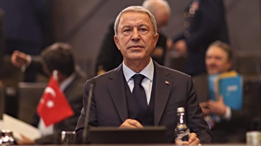Χουλουσί Ακάρ