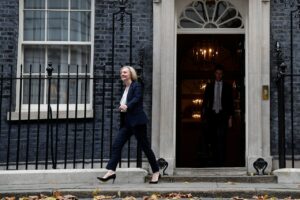 Βρετανία: Η πρωθυπουργός Λιζ Τρας ανακοίνωσε την παραίτησή της