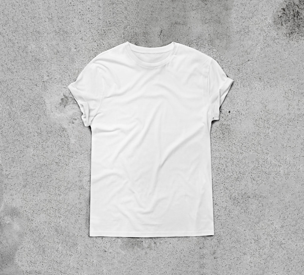 Ένα λευκό t-shirt των 5 δολαρίων εκτίθεται στο MoMA: «Κανείς δε μιλά για τους εργάτες που το έφτιαξαν»