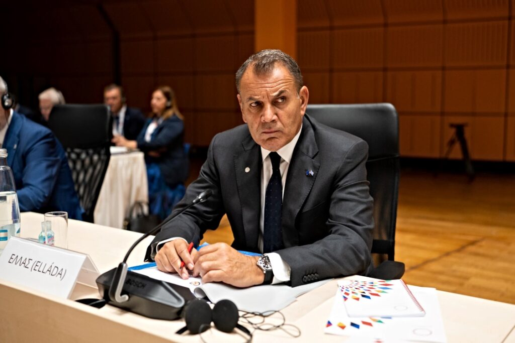 Νίκος Παναγιωτόπουλος.