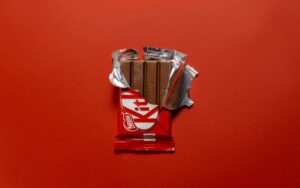 Δεν φαντάζεστε πώς φτιάχνεται η Kit Kat: Η αποκάλυψη που ξάφνιασε