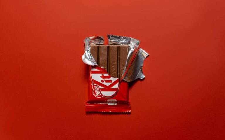 Δεν φαντάζεστε πώς φτιάχνεται η Kit Kat: Η αποκάλυψη που ξάφνιασε