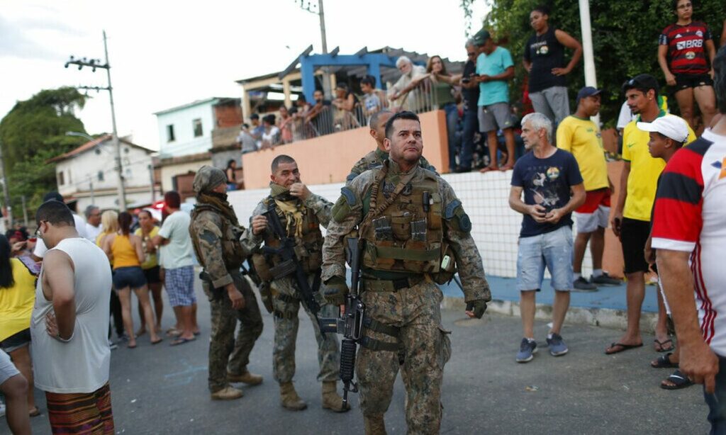 Βραζιλία: Πρώην βουλευτής, υποστηρικτής του Μπολσονάρου, τραυμάτισε με χειροβομβίδες αστυνομικούς
