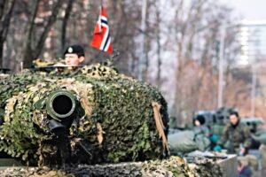 Η Νορβηγία αναβαθμίζει το επίπεδο στρατιωτικού συναγερμού