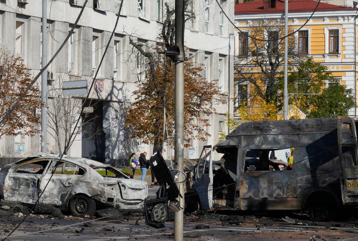 Πόλεμος στην Ουκρανία: Σφυροκόπημα δέχονται και πάλι υποδομές σε όλη την χώρα