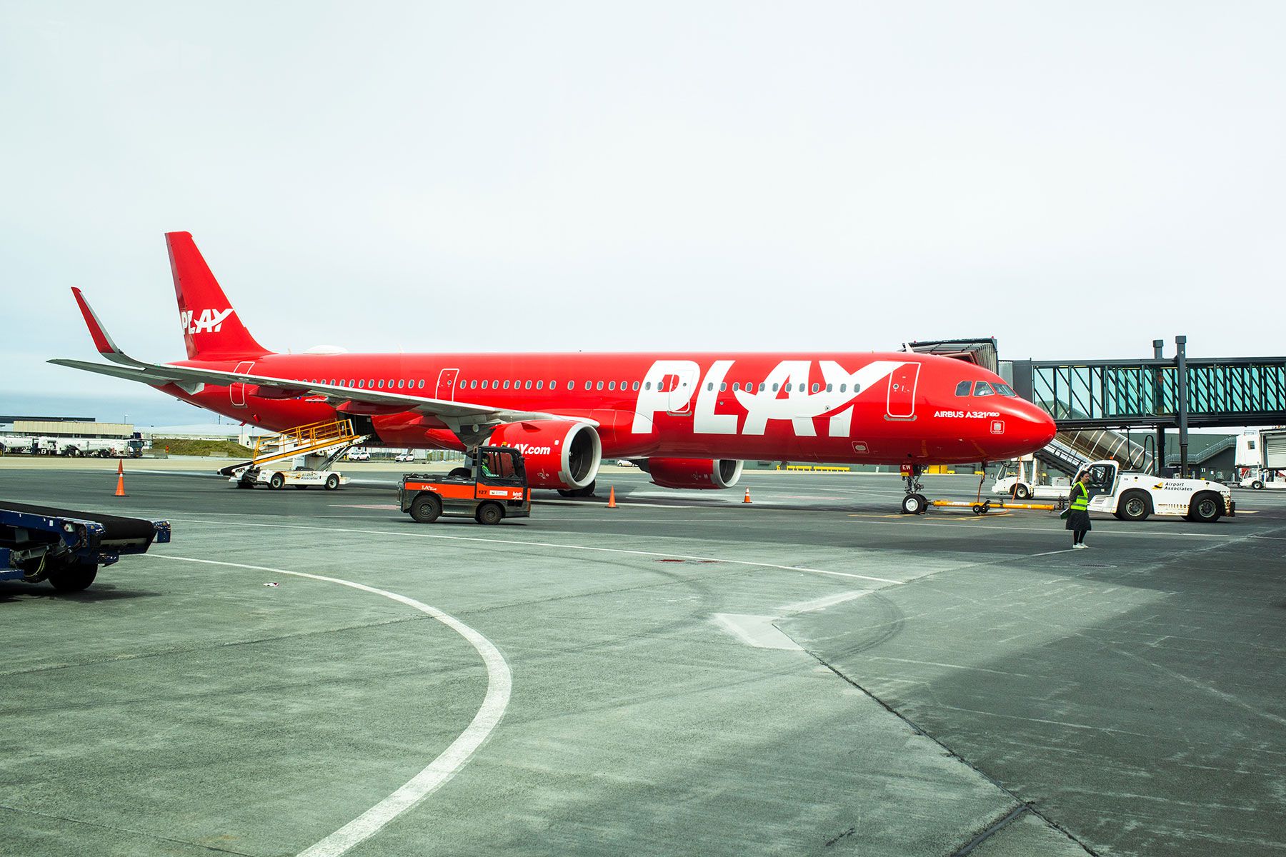 PLAY airlines: Πότε ξεκινά πτήσεις από Αθήνα προς Ισλανδία και ΗΠΑ