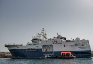 Σικελία: Δεύτερο πλοίο με 572 μετανάστες στο λιμάνι της Κατάνης