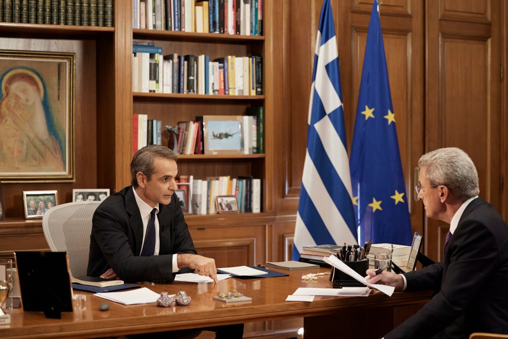 Κυριάκος Μητσοτάκης: Ντροπή και αίσχος να λένε ότι παρακολουθώ υπουργούς μου