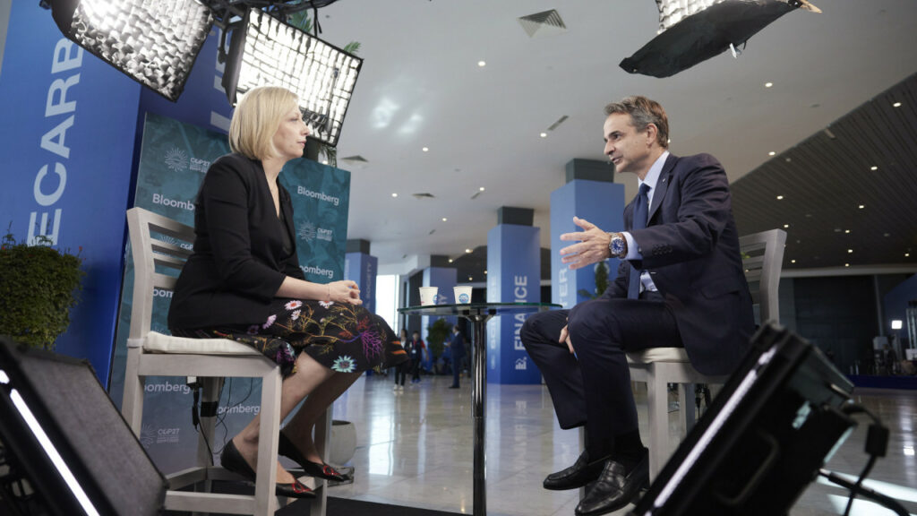 Μητσοτάκης στο Bloomberg: Θα γίνουμε η πρώτη χώρα στην Ευρώπη που θα απαγορεύσει τα παράνομα συστήματα παρακολούθησης