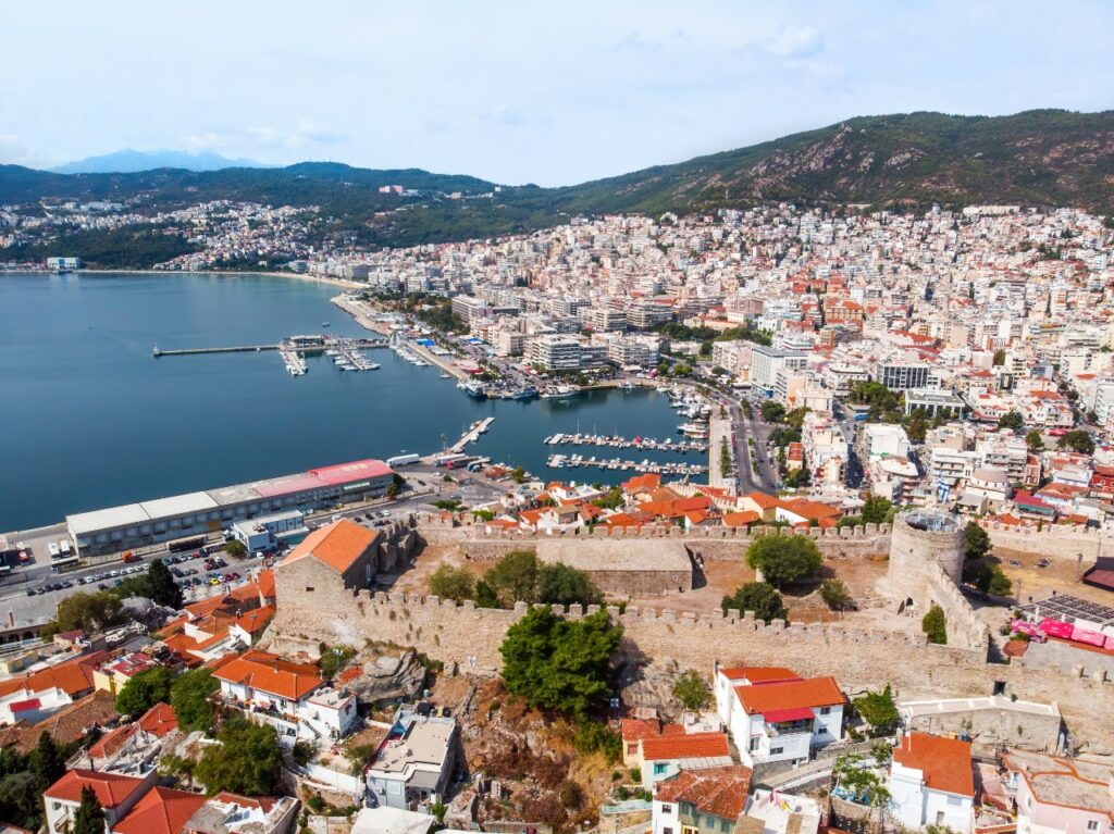 Θα φάνε και τα ...πόμολα; Ένα λιμάνι, κάπου στη Βόρεια Ελλάδα, η «ισχυρή» κυρία «διευθύνουσα» και μια ιδιωτικοποίηση που έκλεισε με χίλια ζόρια!