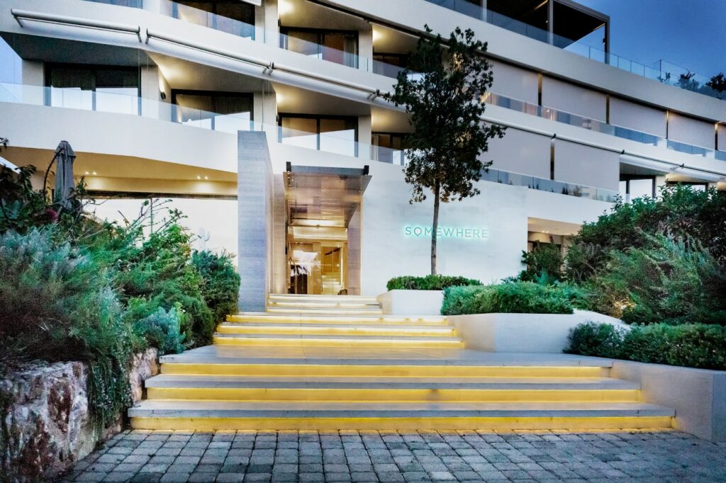 Τουρισμός: Tα μεγάλα ξενοδοχειακά group χτενίζουν την εγχώρια αγορά για ακίνητα