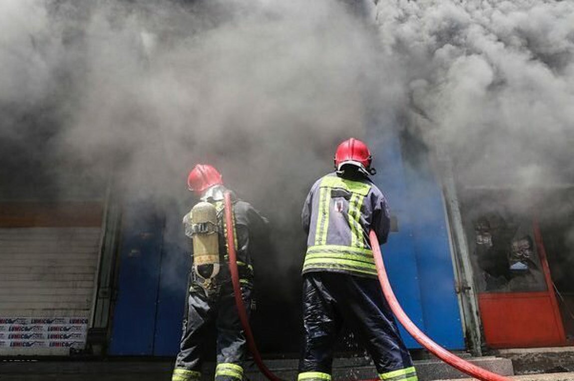 Ιράν: Μεγάλη φωτιά σε εργοστάσιο λαδιών κινητήρων – 15 τραυματίες