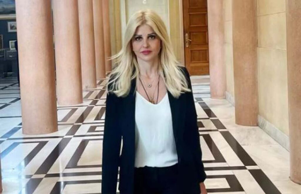 Έλενα Ράπτη