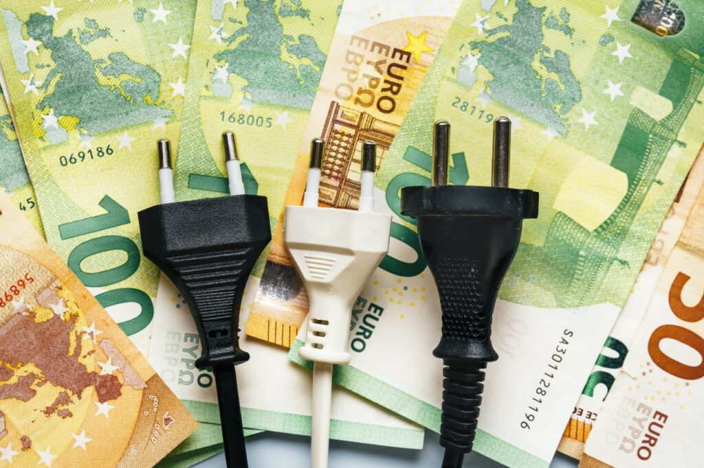 Τέλος του μήνα ψηφίζεται η τροπολογία για τα υπερέσοδα στο ρεύμα
