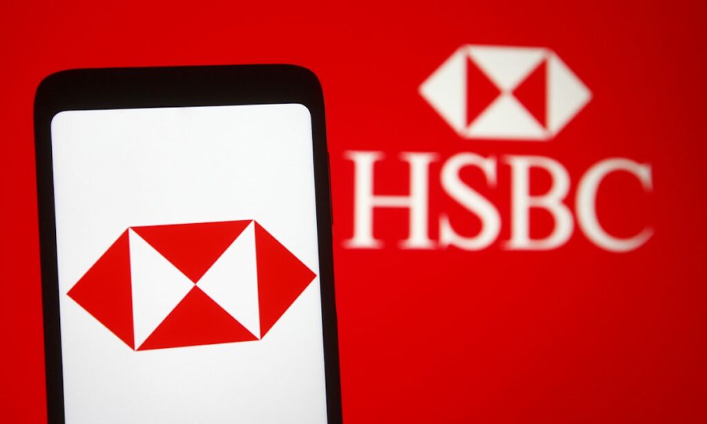 HSBC: Επαναγορά μετοχών 3 δισ. δολ. - Απογοήτευσαν τα κέρδη στο β
