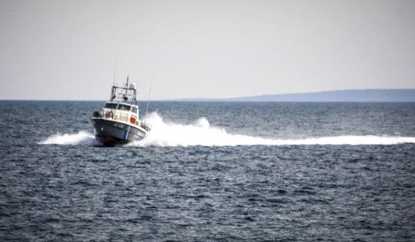 49 μετανάστες διασώθηκαν ανοιχτά της Πύλου - Στο νοσοκομείο 21χρονη