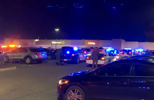 Πυροβολισμοί σε κατάστημα Walmart της Βιρτζίνια με έως 10 νεκρούς