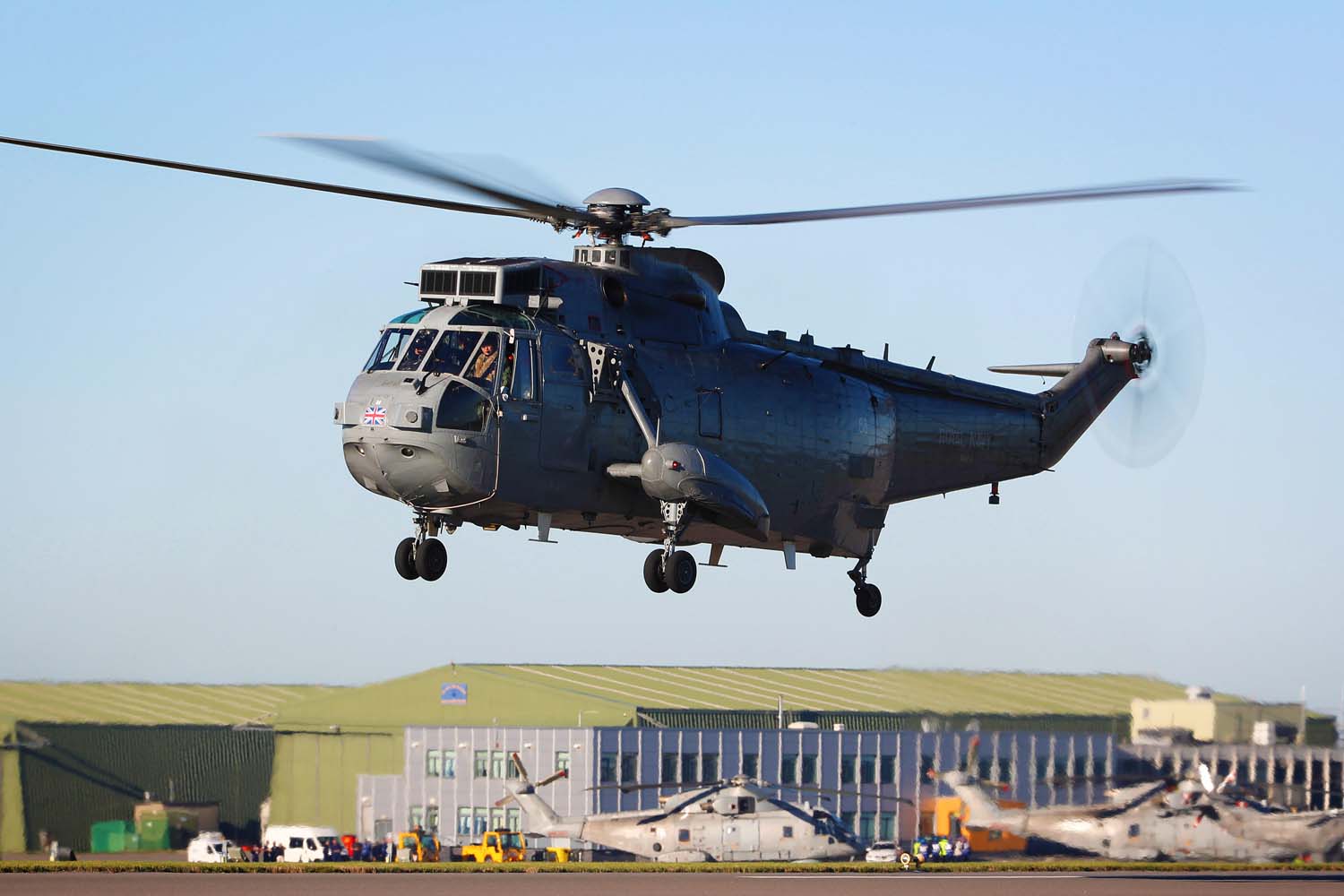 Βρετανία: Ενισχύει και με ελικόπτερα Sea King την Ουκρανία