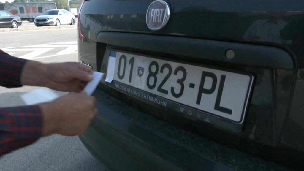 Σερβία – Κόσοβο: Συμφώνησαν στο... παραπέντε για τις πινακίδες, οι πληγές όμως παραμένουν