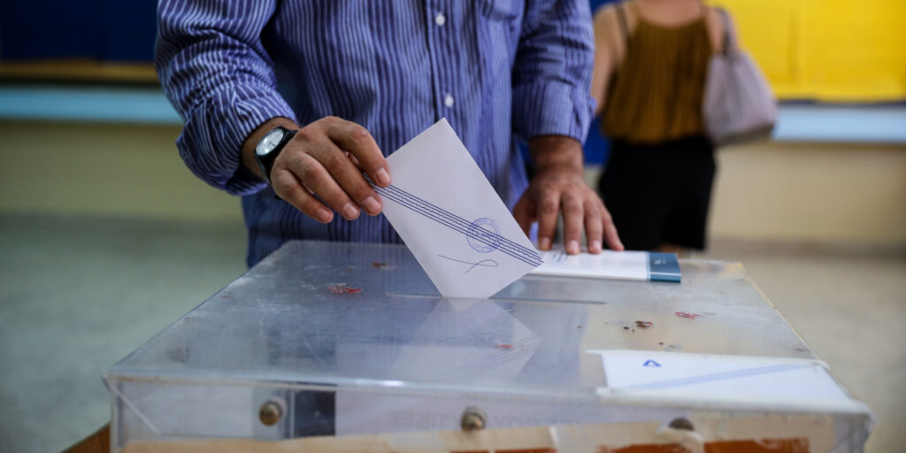 Εκλογές: Σκληρή μάχη στις περισσότερες περιφέρειες - Ανοιχτό το ενδεχόμενο για τον Β