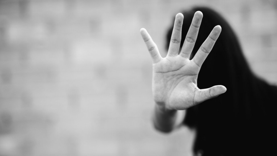 Κρήτη: Ξυλοκόπησε την αδερφή της και την έστειλε στο νοσοκομείο