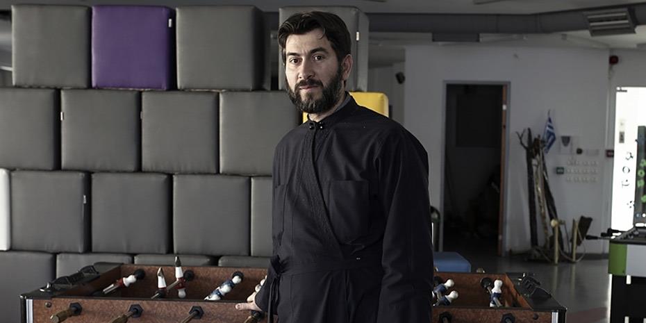 Κιβωτός του κόσμου: Έφοδος της Οικονομικής Αστυνομίας στα σπίτια του πατέρα Αντώνιου και της πρεσβυτέρας