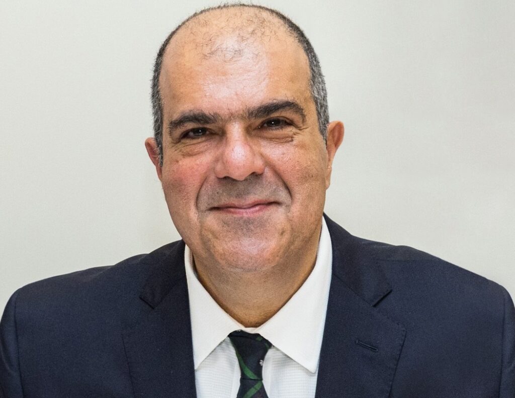 O Σερ Στέλιος Χατζηιωάννου βραβεύει για 13η χρονιά τη Δικοινοτική Συνεργασία στην Κύπρο