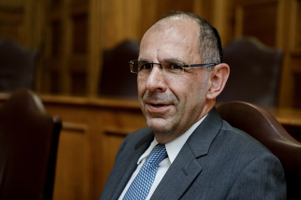 Γεραπετρίτης από ΔΕΘ: Πολεμικές ιαχές και ρητορική εχθροπάθειας δεν εξυπηρετούν τα εθνικά μας συμφέροντα