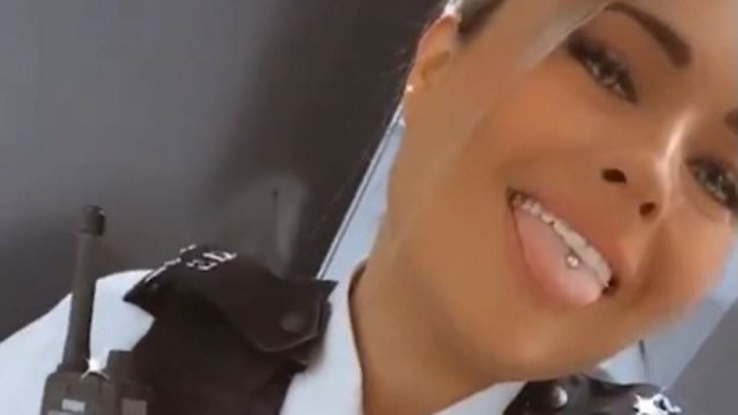 «Άτακτη αστυνομικός» έφτιαξε προφίλ στο OnlyFans και παραιτήθηκε -Δείτε βίντεο