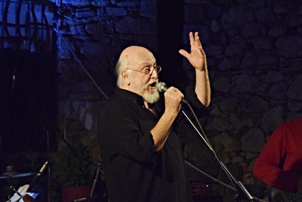 Διονύσης Σαββόπουλος.
