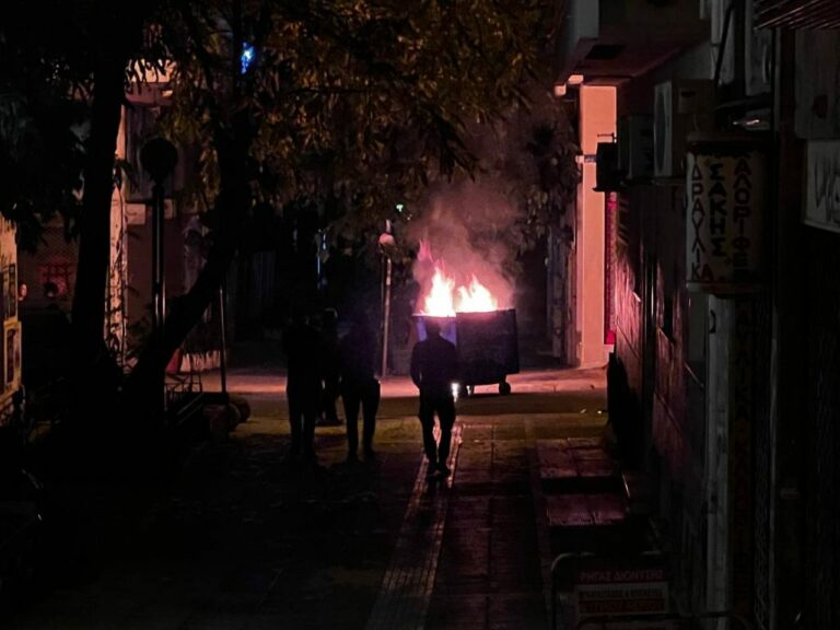 Επέτειος δολοφονίας Γρηγορόπουλου: Επεισόδια σε Εξάρχεια και Θεσσαλονίκη - Βροχή μολότοφ κατά των ΜΑΤ