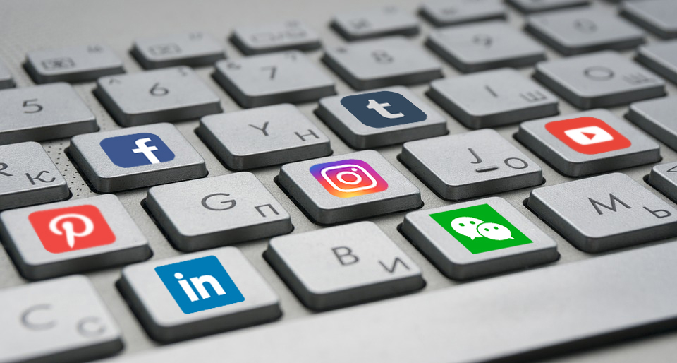 Social media: Πόσες ώρες τη μέρα ξοδεύουμε