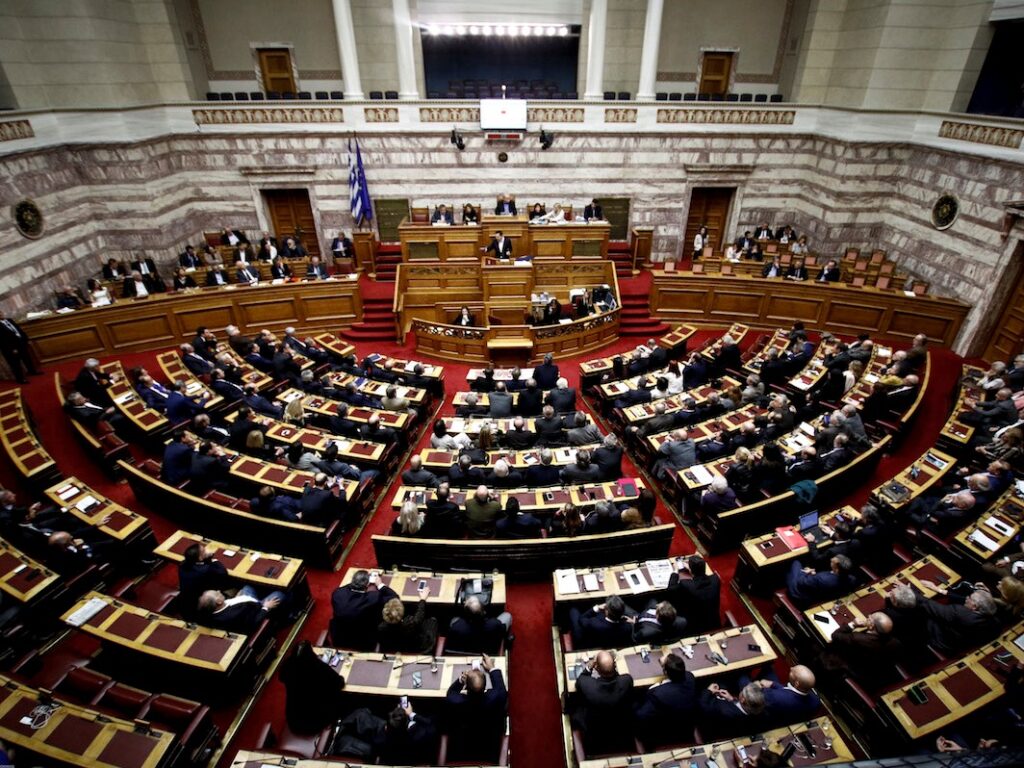 Εγκρίθηκε επί της αρχής το νομοσχέδιο για τον Τύπο- Οι θέσεις των φορέων