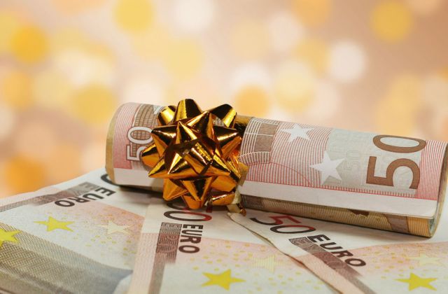 Δώρο Χριστουγέννων 2024: Τι γίνεται αν δεν καταβληθεί από τον εργοδότη