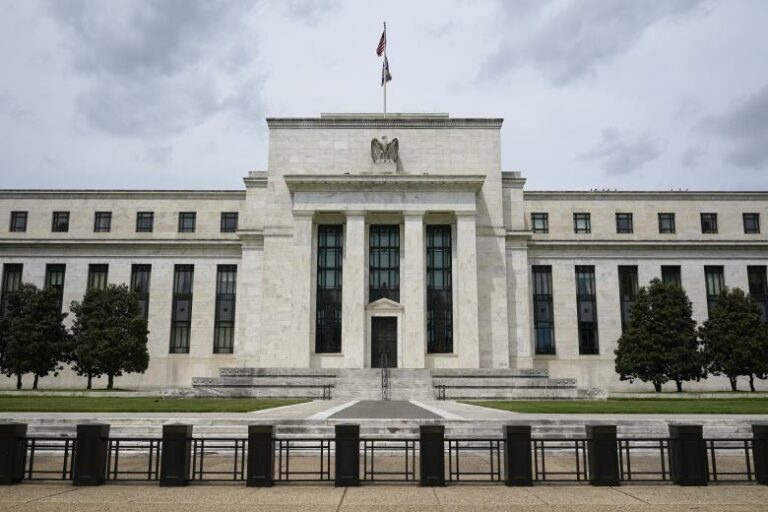 Fed: Αύξησε τα επιτόκια κατά 50 μονάδες βάσης