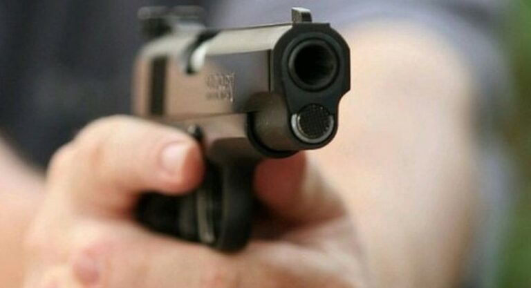 Αλμυρός: Πατέρας απείλησε με όπλο συμμαθητές του παιδιού του