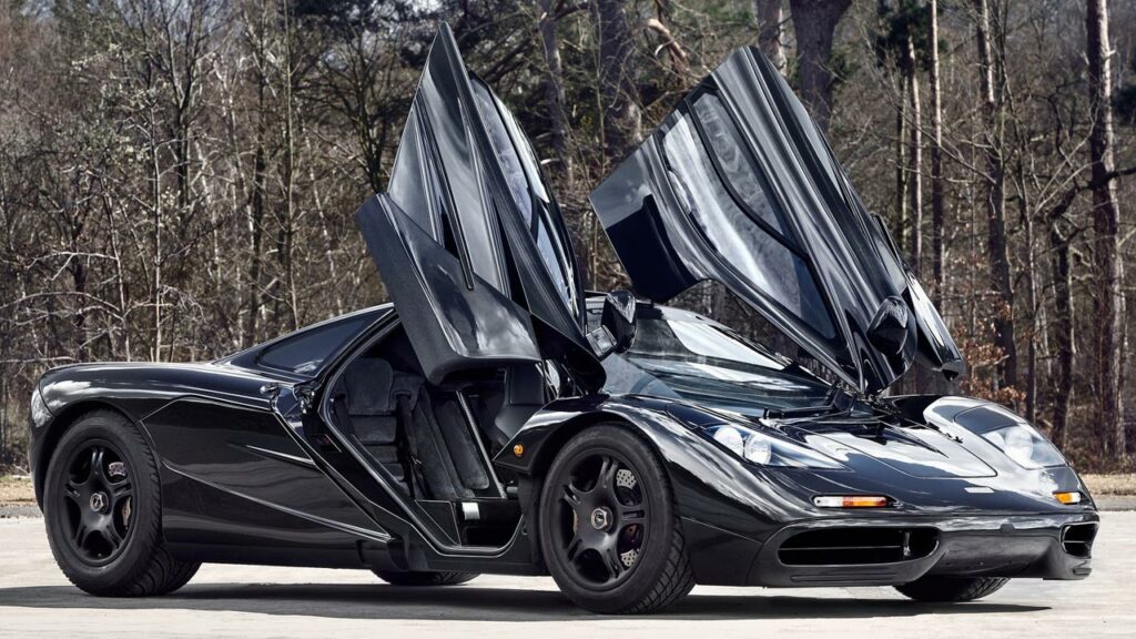 McLaren: Η Moody’s Investors Service άλλαξε την προοπτική της εταιρείας σε αρνητική από σταθερή