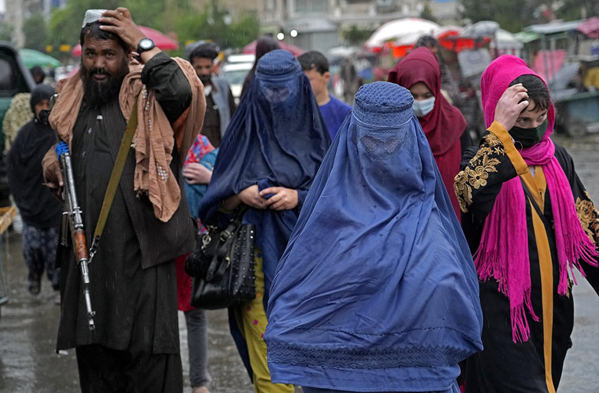 Οι Ταλιμπάν απαγόρευσαν "μέχρι νεωτέρας" τη φοίτηση γυναικών στα Πανεπιστήμια