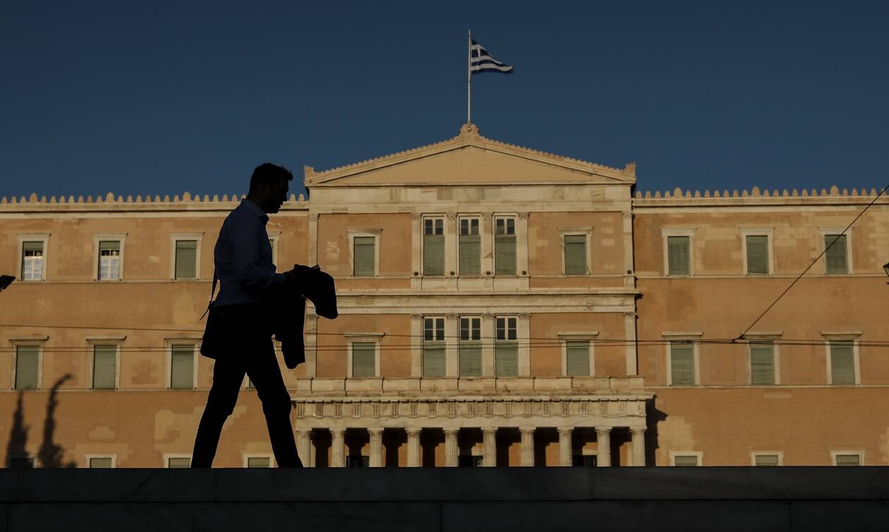 «Ομαλή προσγείωση» για την ελληνική οικονομία – Κίνδυνος η πολιτική πόλωση