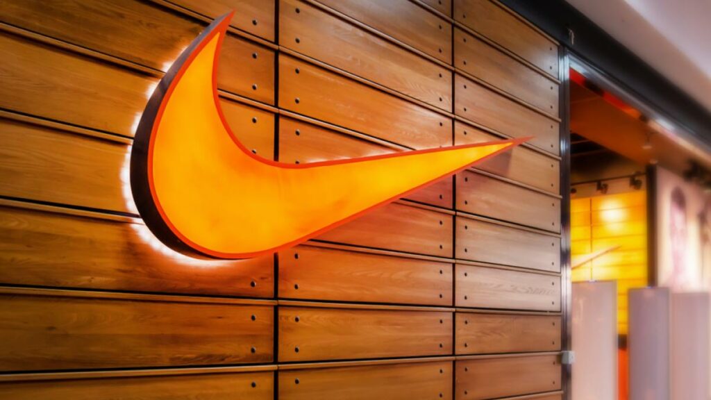 Η Nike αναστέλλει τις online πωλήσεις της στην Τουρκία
