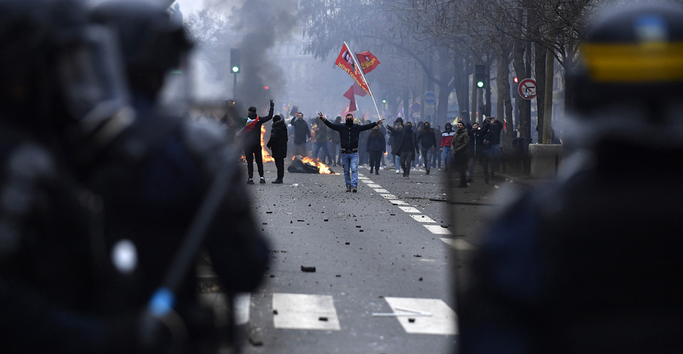 Παρίσι: Επεισόδια ανάμεσα σε Κούρδους διαδηλωτές και Γάλλους αστυνομικούς