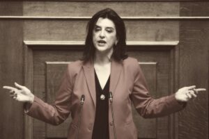 Άρχισαν τα όργανα στον ΣΥΡΙΖΑ για την Τσαπανίδου – Η ανοικτή αμφισβήτηση Τσίπρα από την Φωτεινή Βάκη και η αντίδραση της αριστερής πτέρυγας – «Έχουμε 185.000 μέλη , κανείς ικανός, να αντιπαρατεθεί με την κυβέρνηση» ;