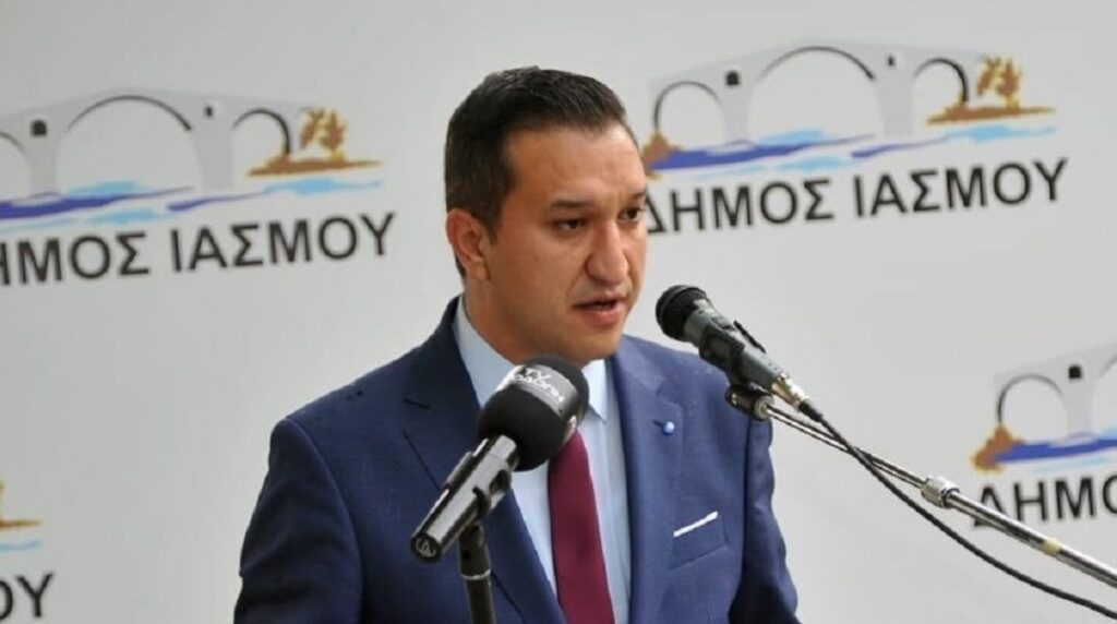 Ο δήμαρχος Ιάσμου απέλυσε εργαζόμενους ως «Γκιουλενιστές» και «τρομοκράτες»