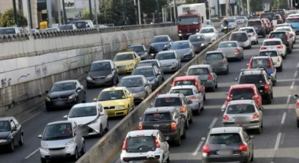 Χριστούγεννα: Έκτακτα μέτρα από την Τροχαία για την έξοδο των εκδρομέων