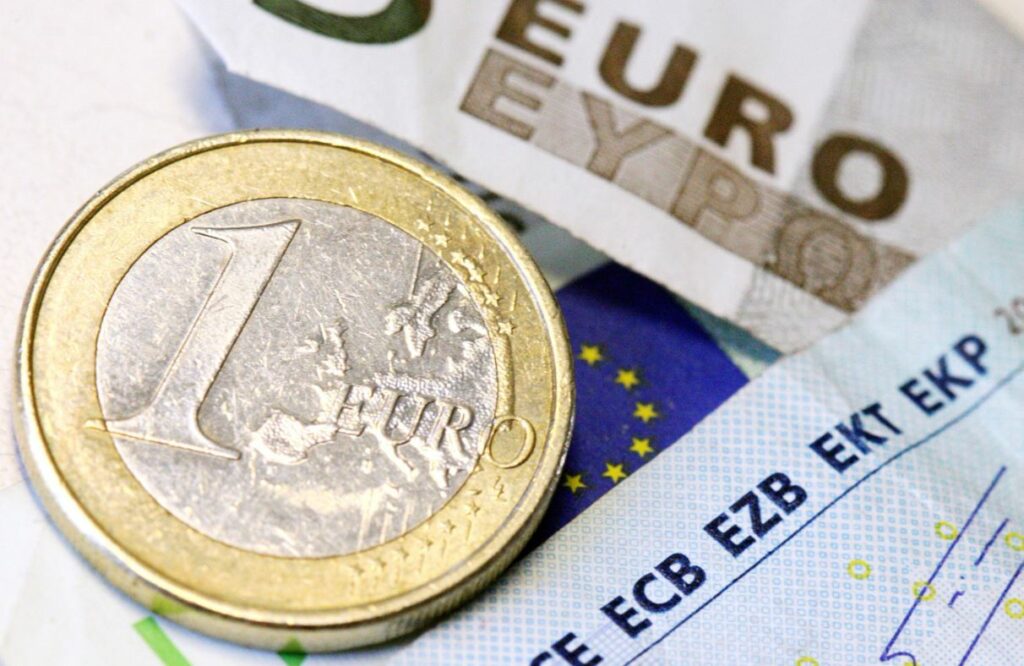 Με άνοδο στις αποδόσεις των ομολόγων έκανε "ποδαρικό" το 2023