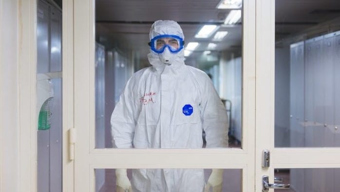 Αύξηση θανάτων και εισαγωγών από κορωνοϊό