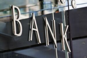 Επιτόκια προθεσμιακών καταθέσεων 3% σε Εθνική Τράπεζα και Πειραιώς